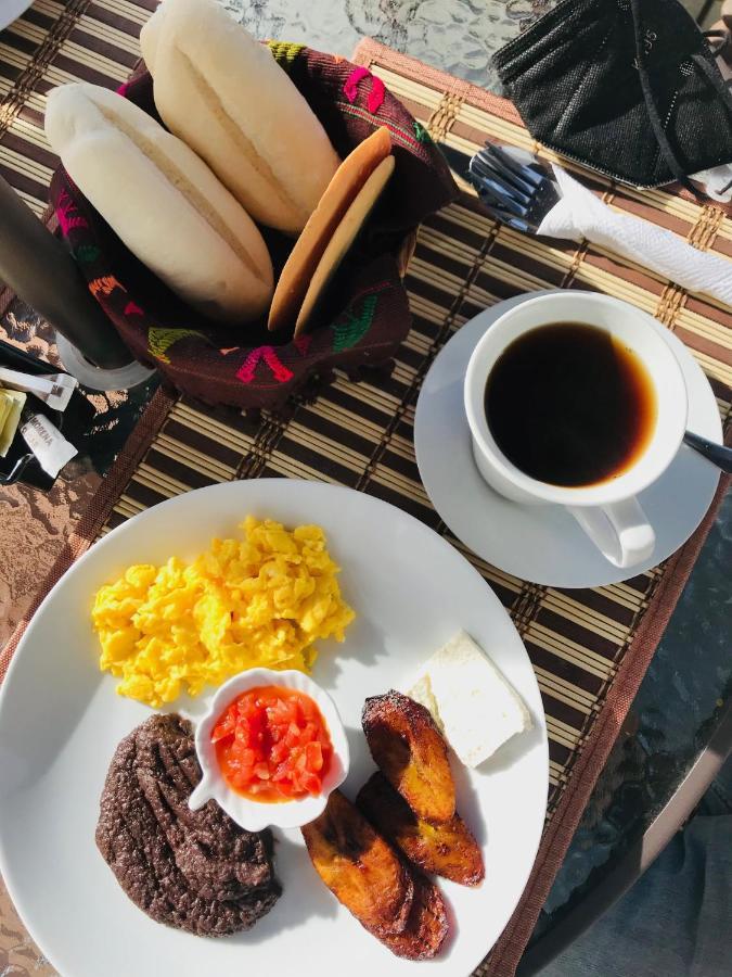 Luna Maya 危地马拉安地瓜 外观 照片
